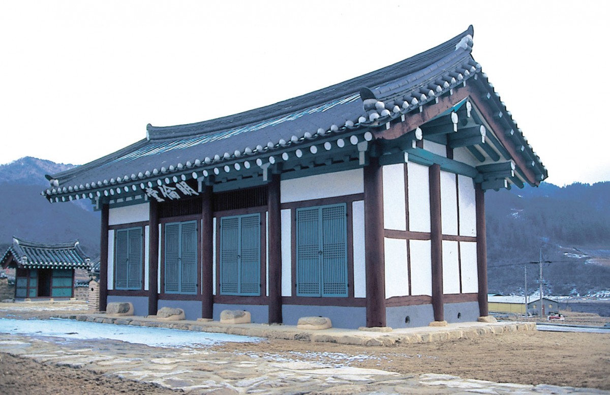 용담향교 명륜당