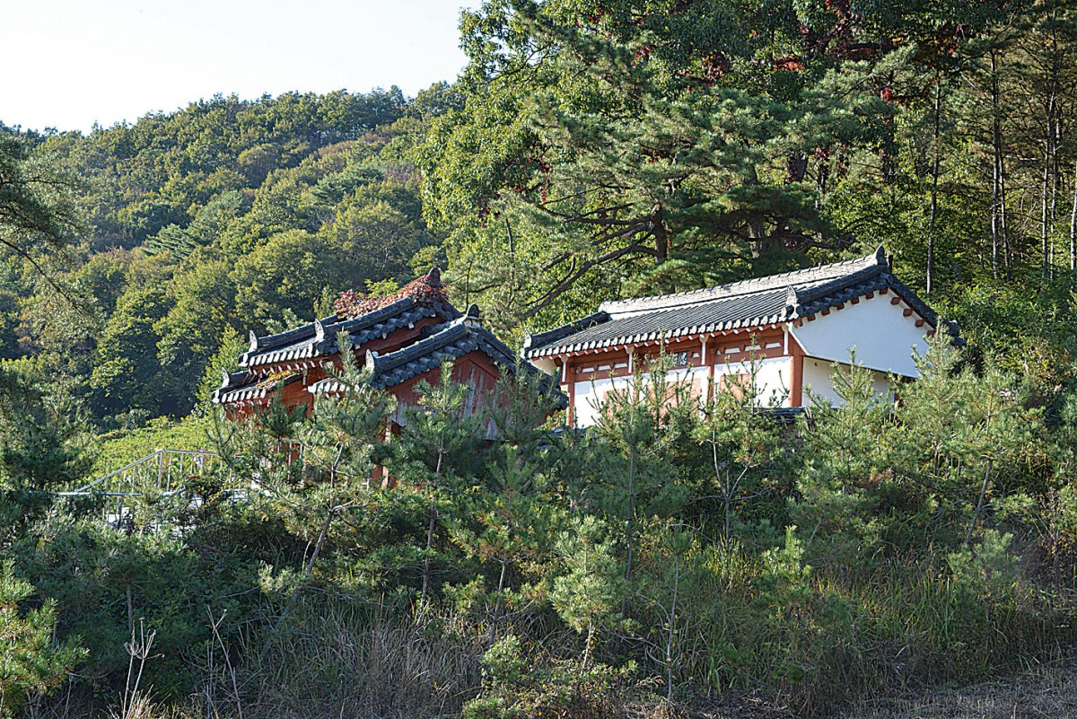 충절사 전경