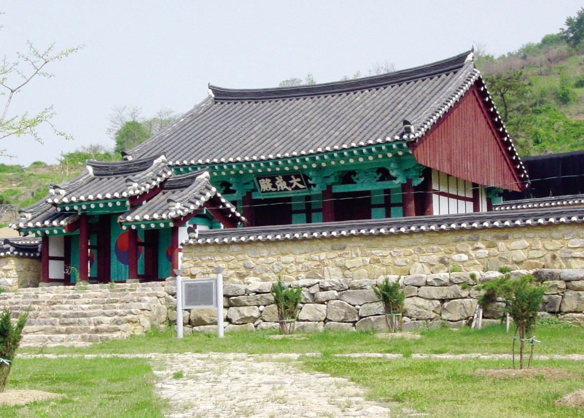 용담향교 대성전